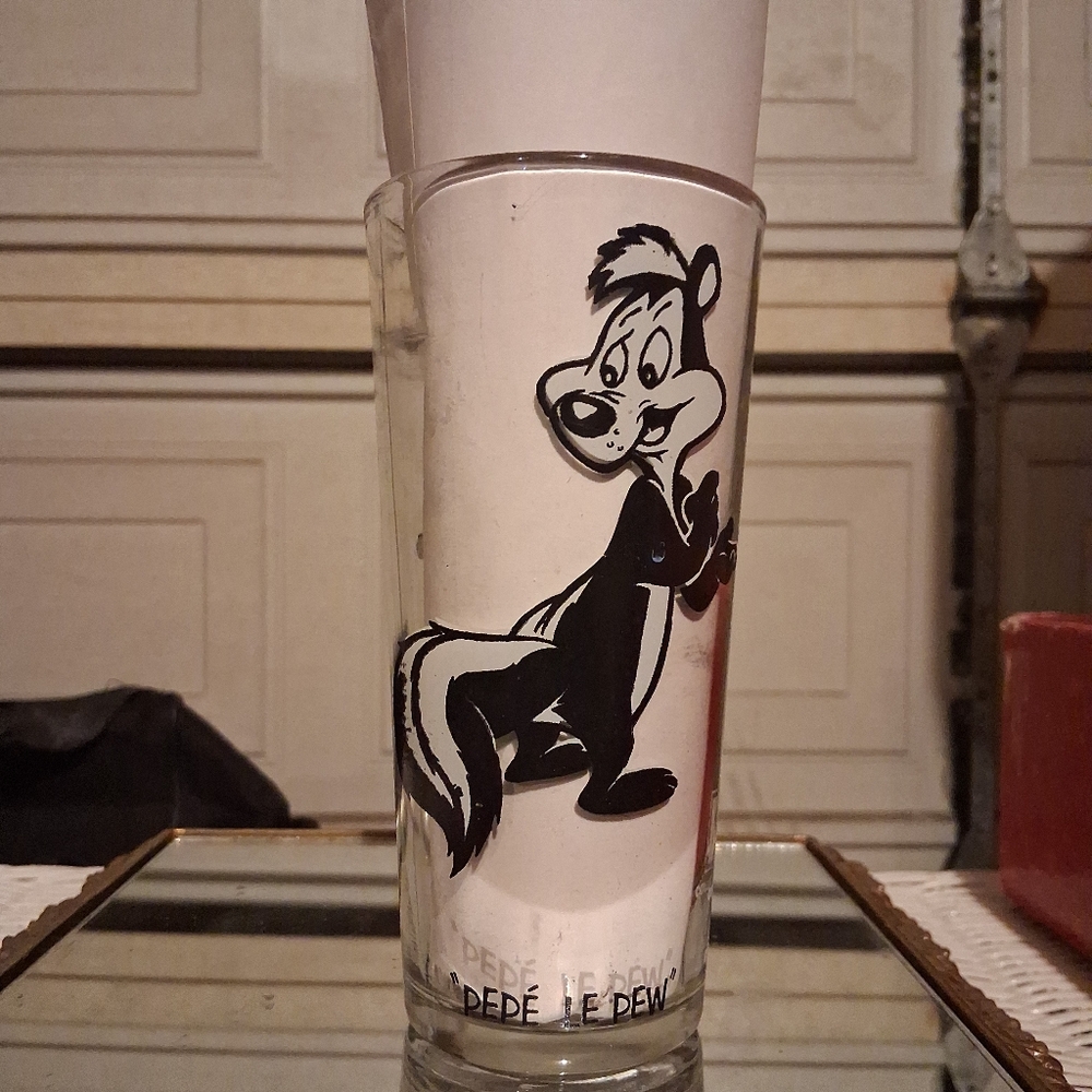 Vintage PePe Le Pew Pepsi Collectors Glass Tumbler